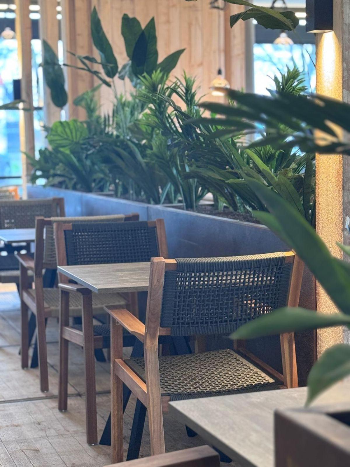Amani - Aap Hotel Lichtaart Buitenkant foto